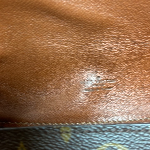 Louis Vuitton St Cloud - Picture 5 of 16